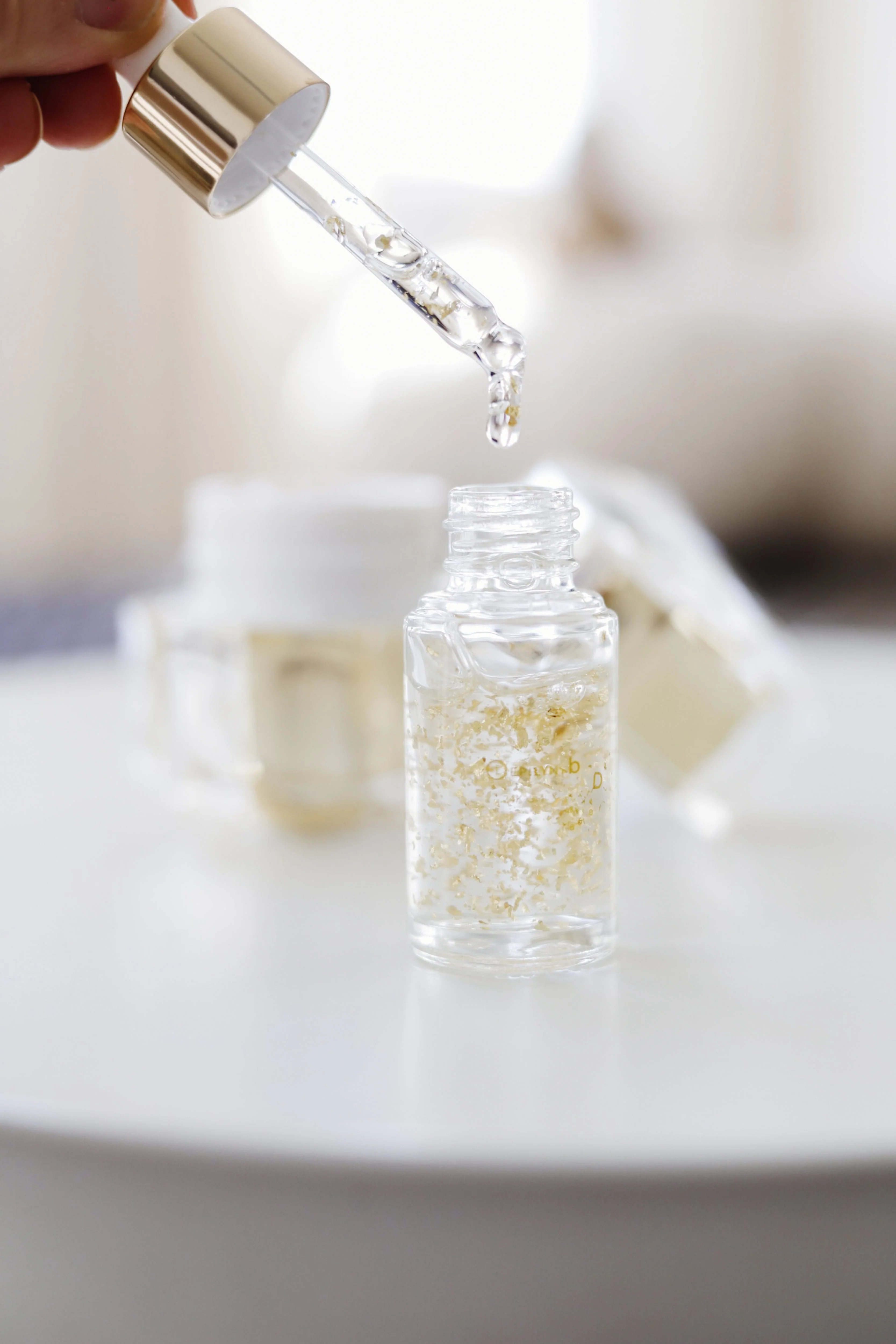 24 Karat Gold Illuminating Glow Serum - Image 10