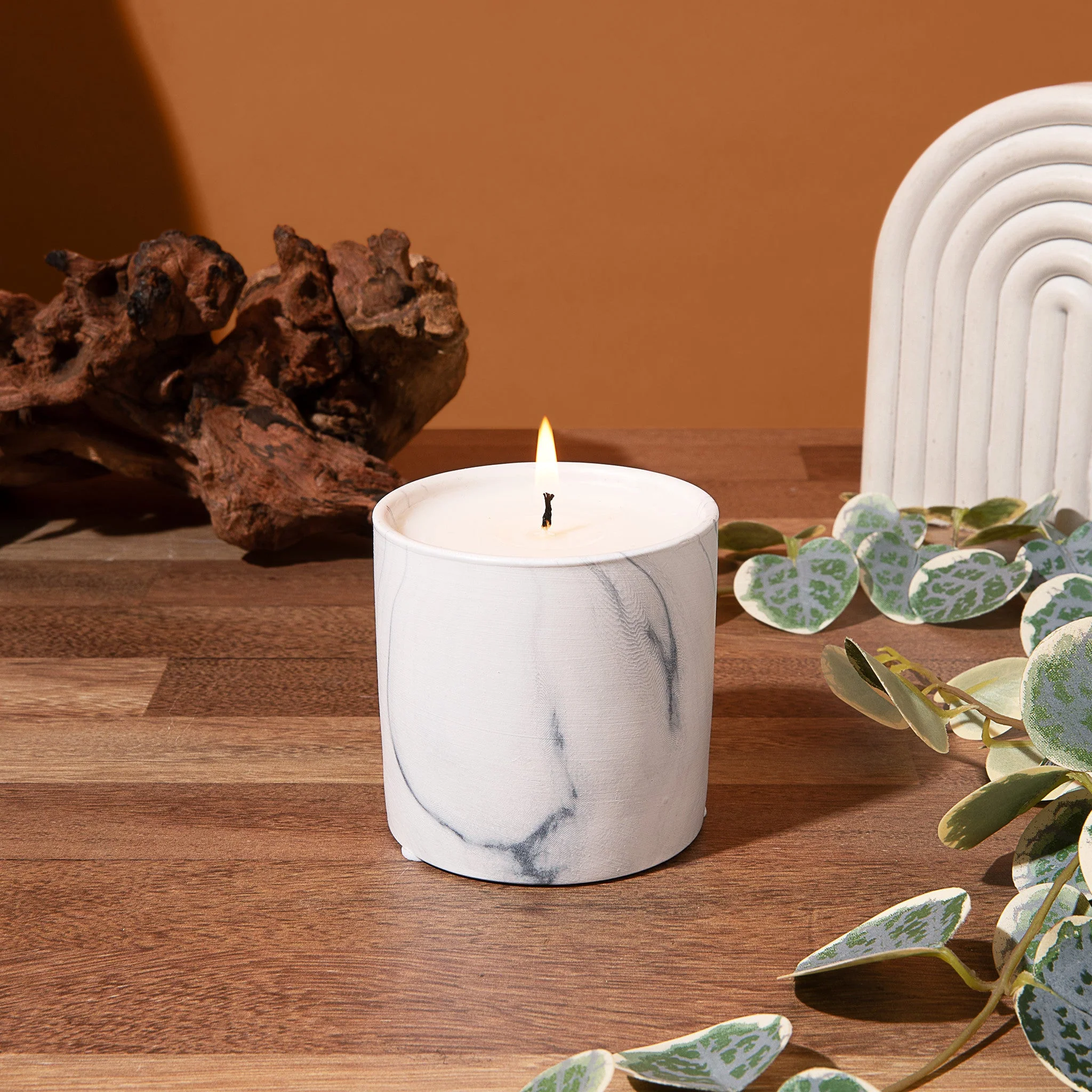 Bear Hug White Marble Candle 6oz - Image 4
