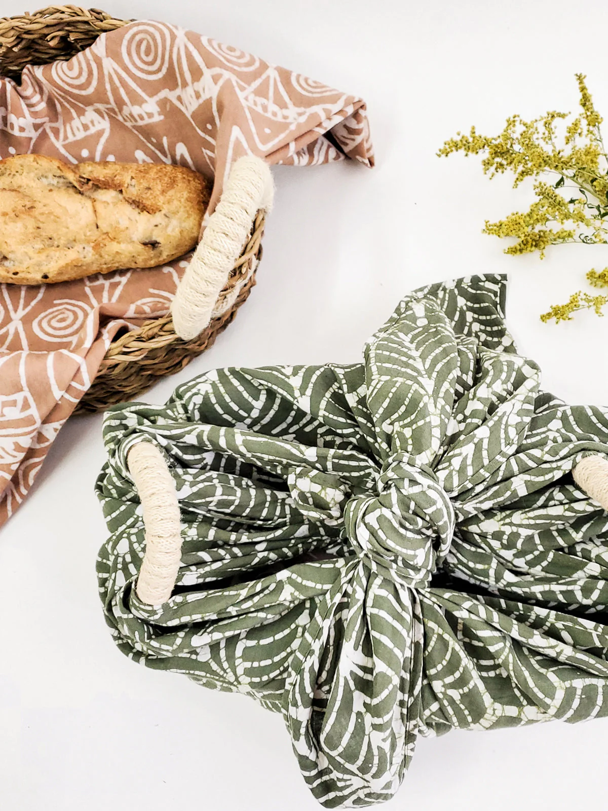 Bread Warmer & Basket Gift Set with Tea Towel - Flower - Image 7