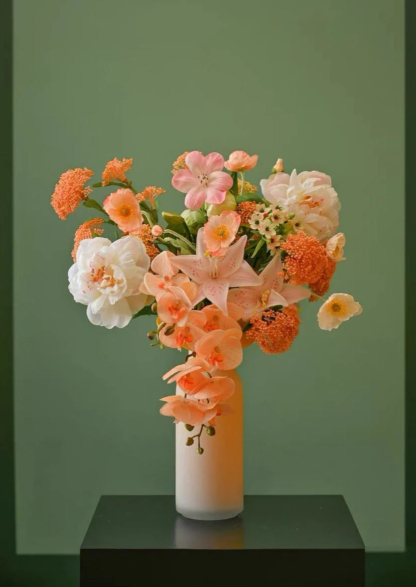 Contemporary Decorative Blooming Vase - Whimsical Eclectic Centerpiece Vases for Wedding & Dinner Party - Image 10