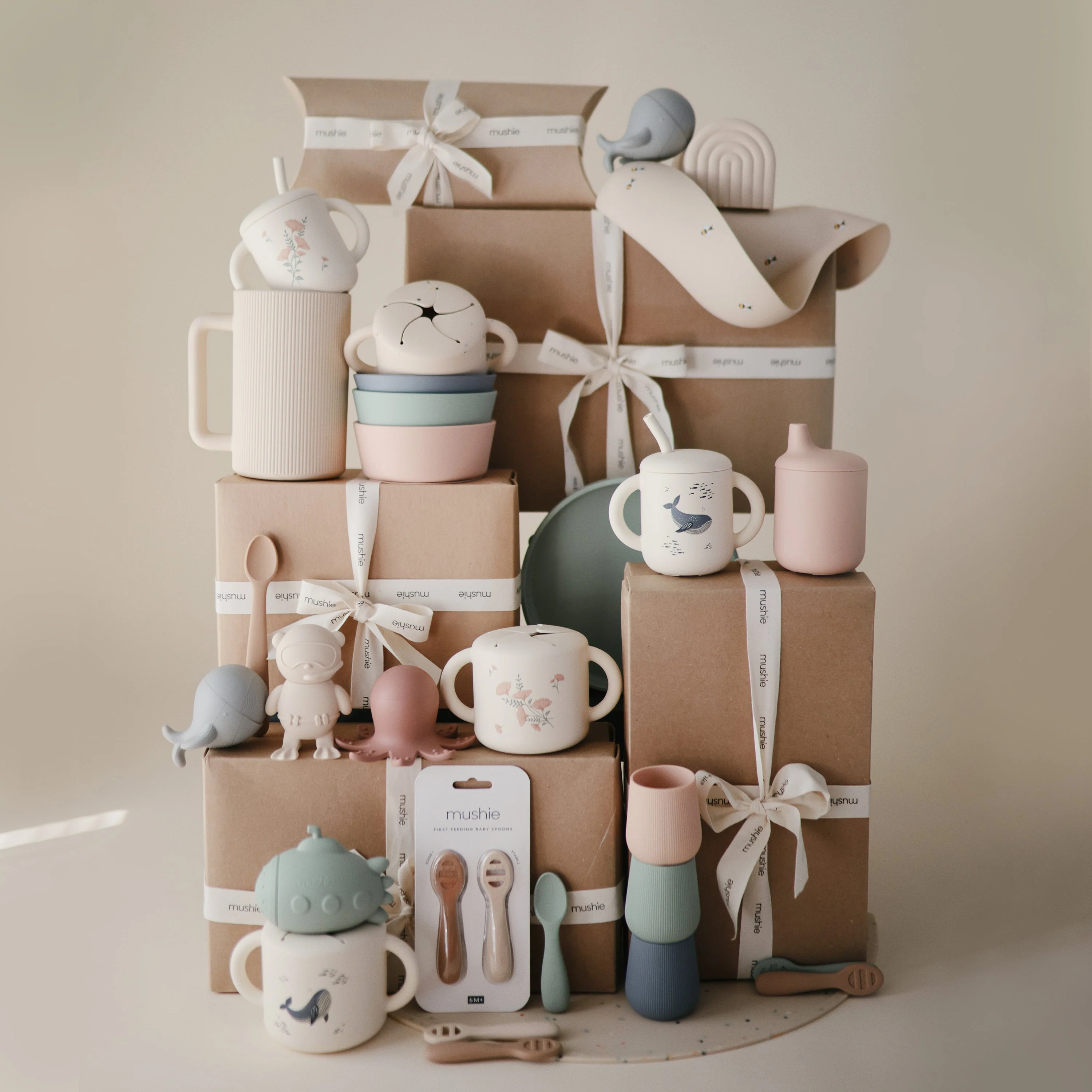 Deluxe Feeding Kit (Vanilla Confetti/Cambridge Blue) - Image 2