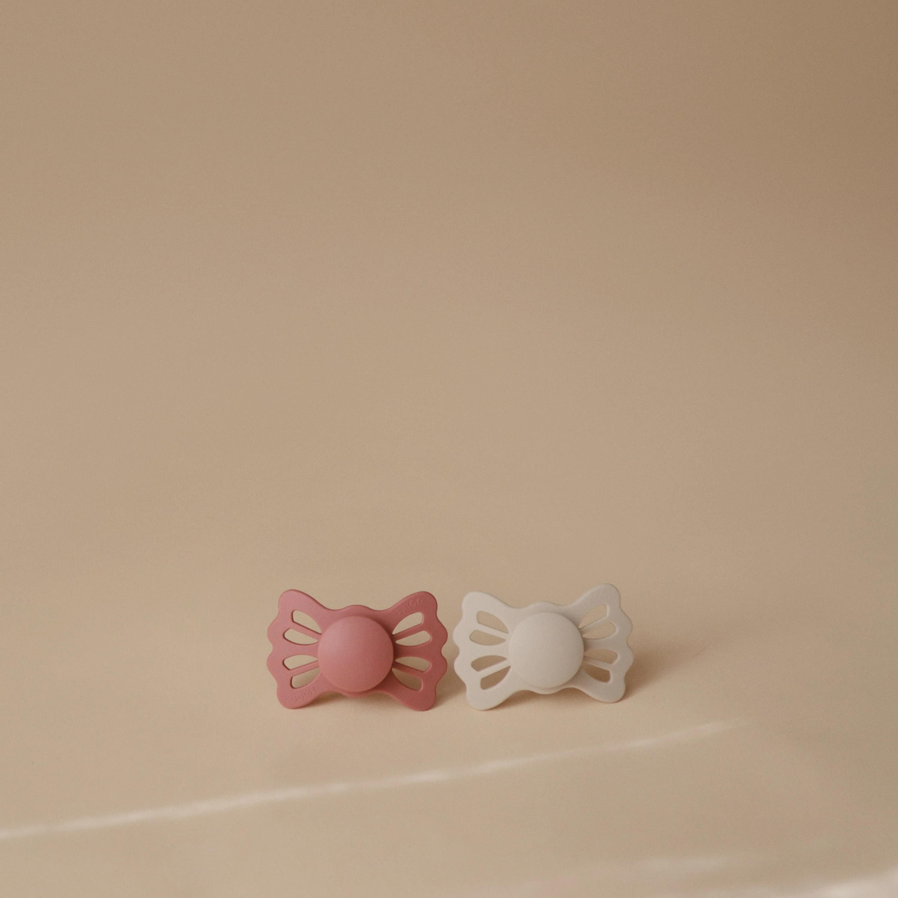 FRIGG Lucky Symmetrical Silicone Pacifier 2-Pack (6-18 Months) - Image 21