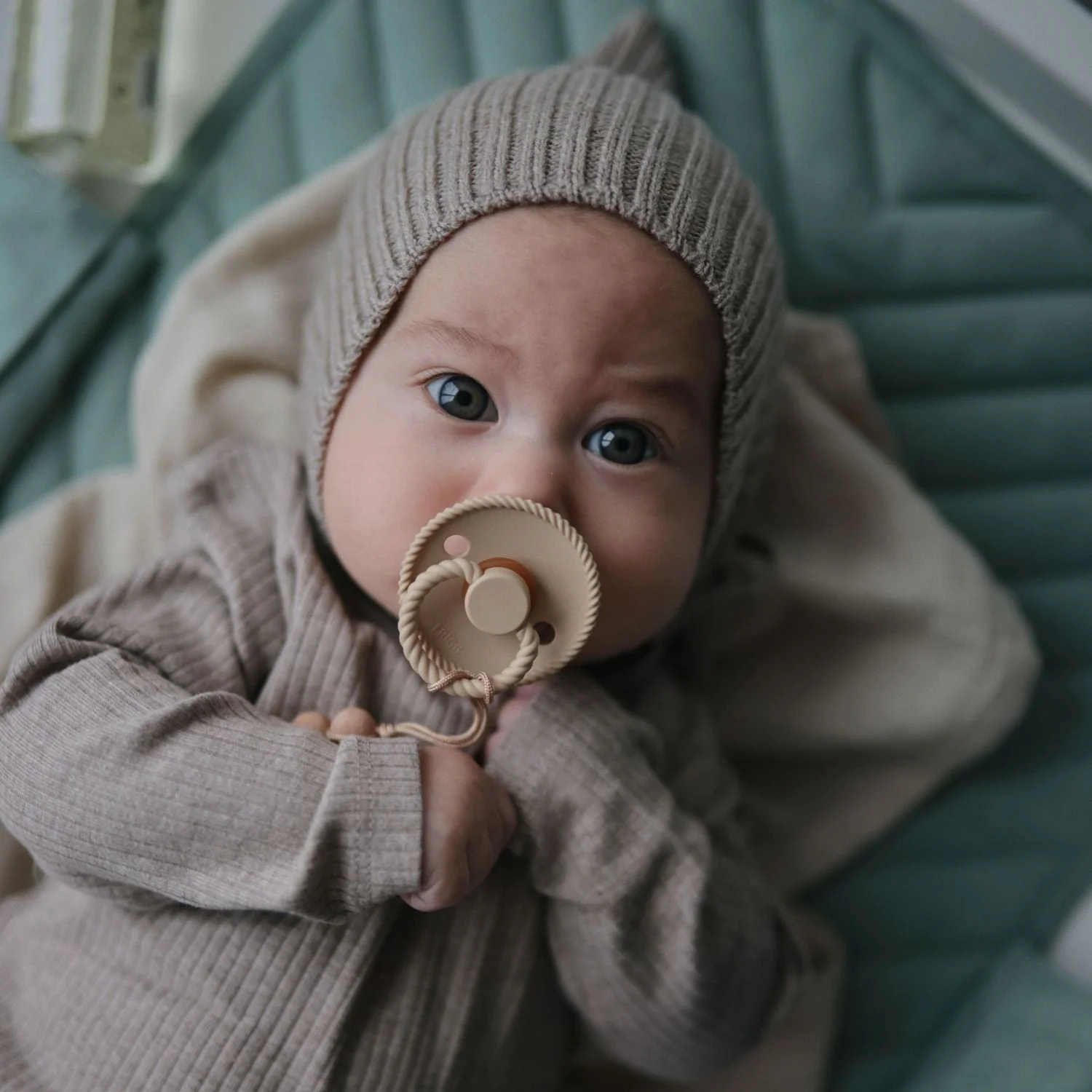 FRIGG Natural Rubber Pacifier 4-Pack - Image 15