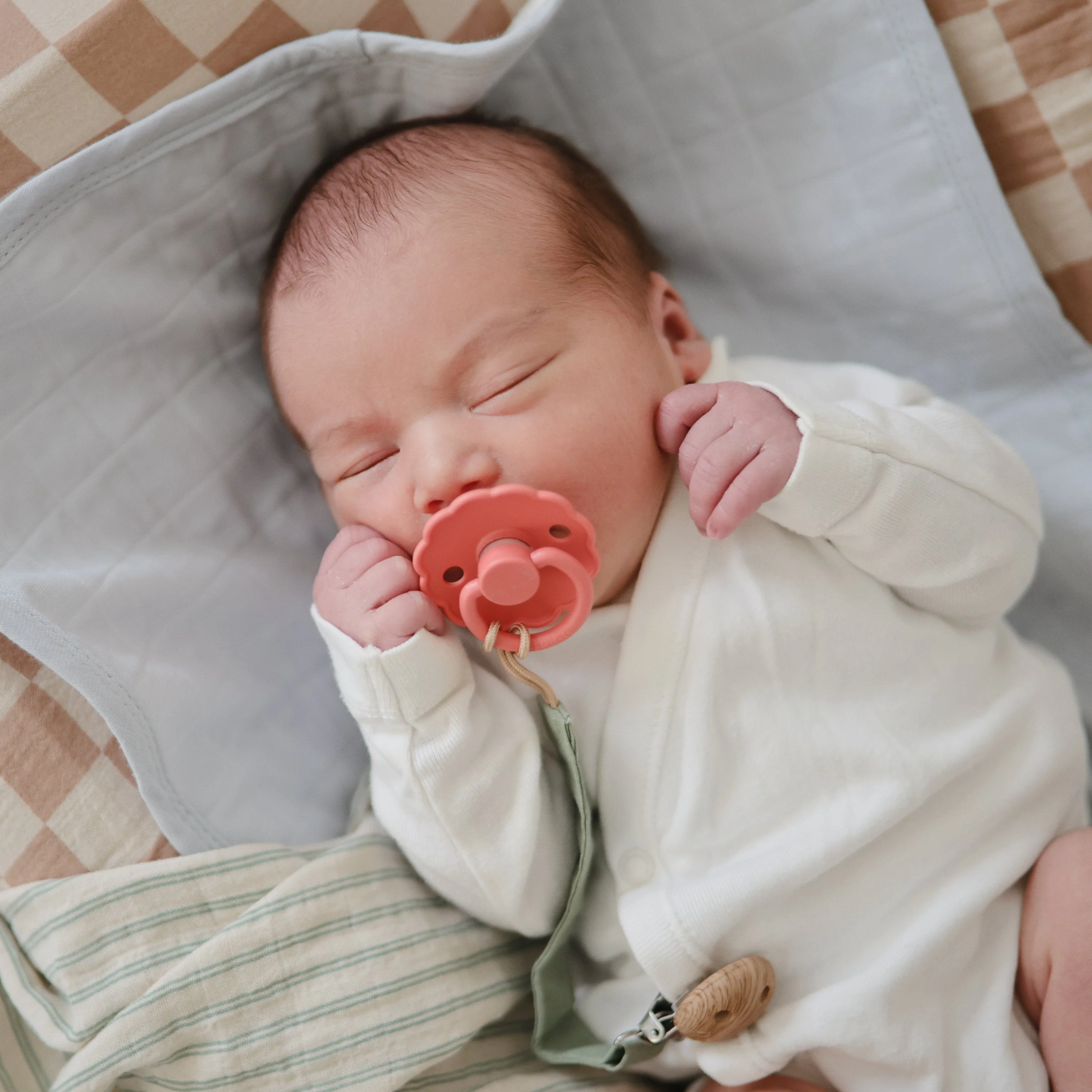 FRIGG Natural Rubber Pacifier 4-Pack - Image 29