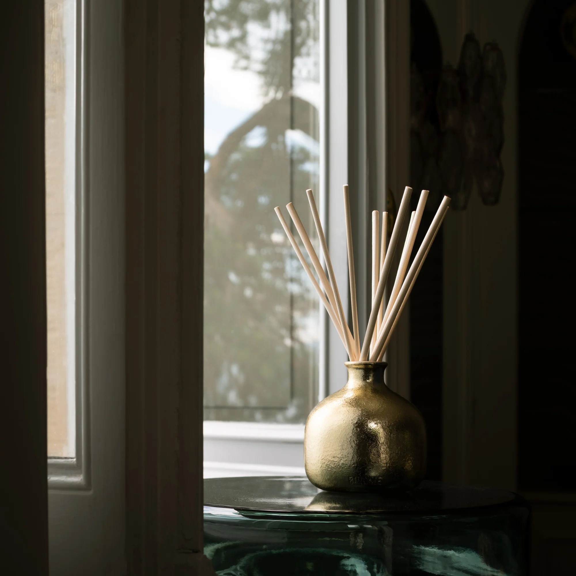 Gold Large Refillable Diffuser - Cheer - Pomegranate & Clove - Image 4