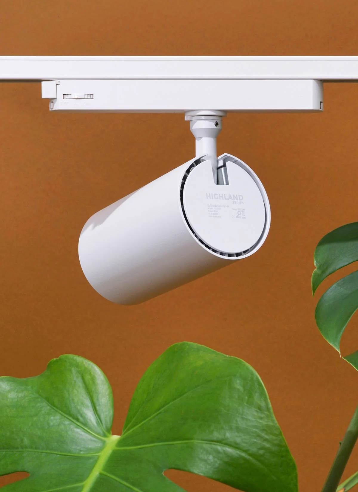 Highland™ LED Track Light System - Image 17