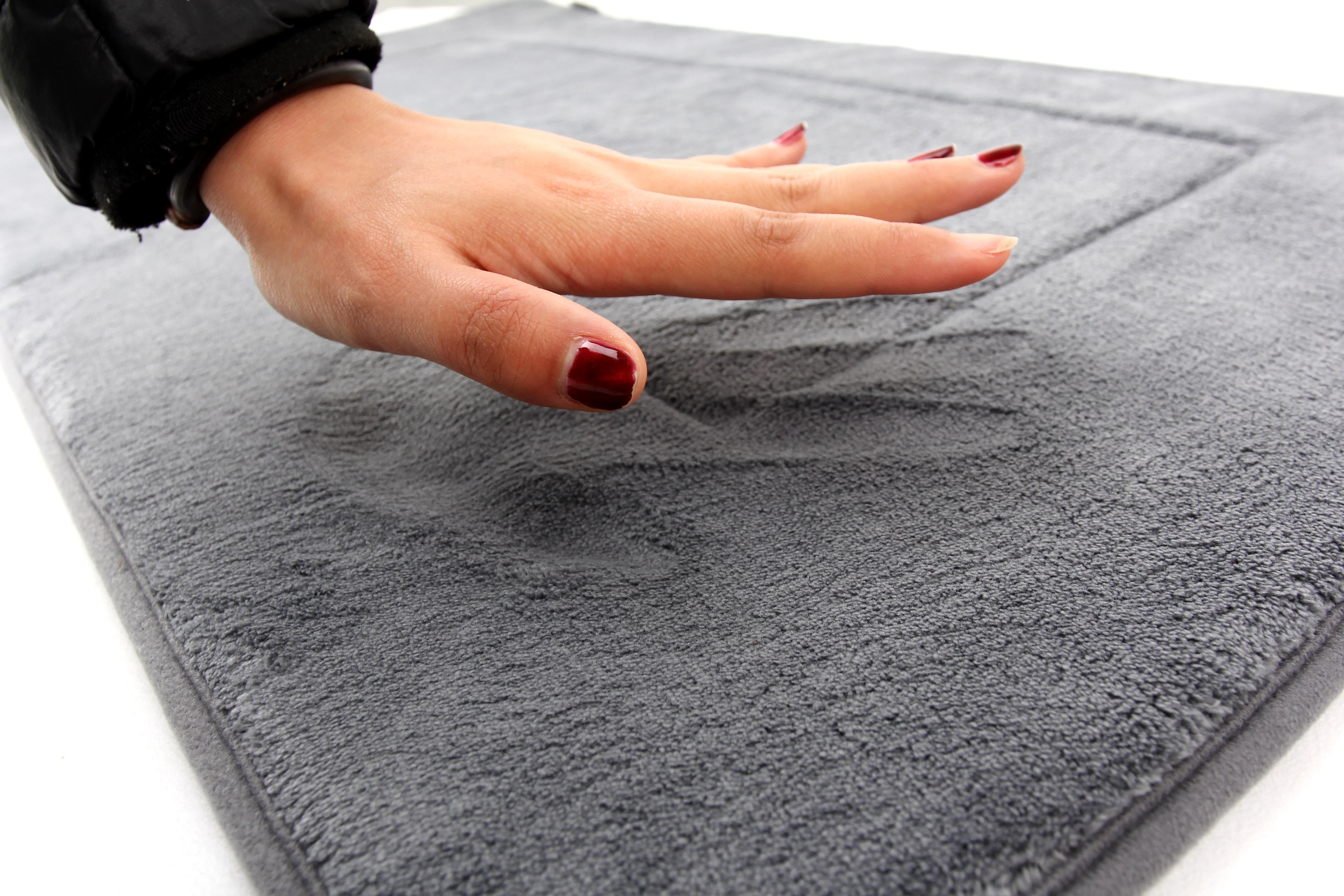 Memory Foam Bath Mat in Slate Grey, Large 21 x 34 in by The Everplush Company - Image 6