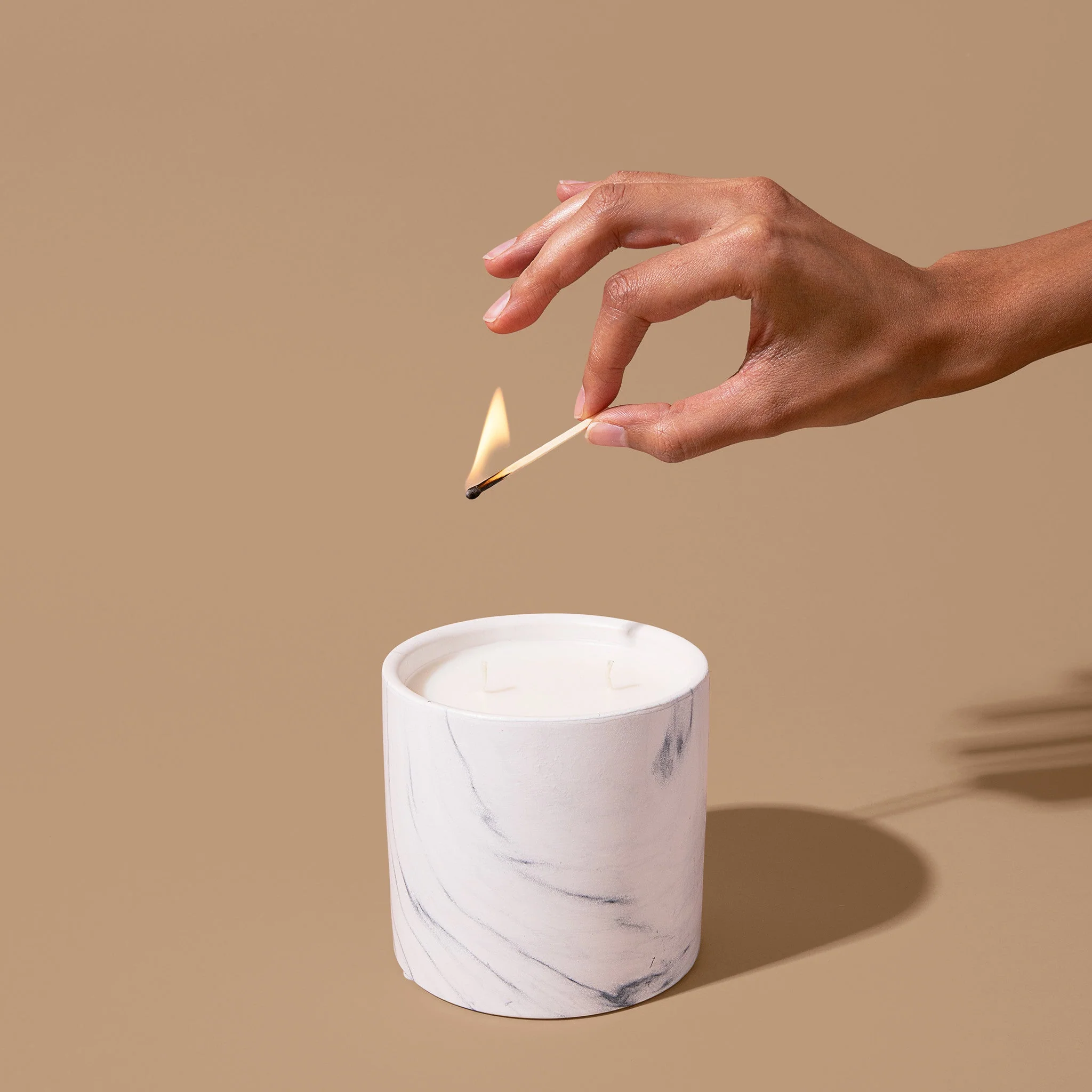 Natural Jasmine Vesper White Marble Candle 17oz - Image 3