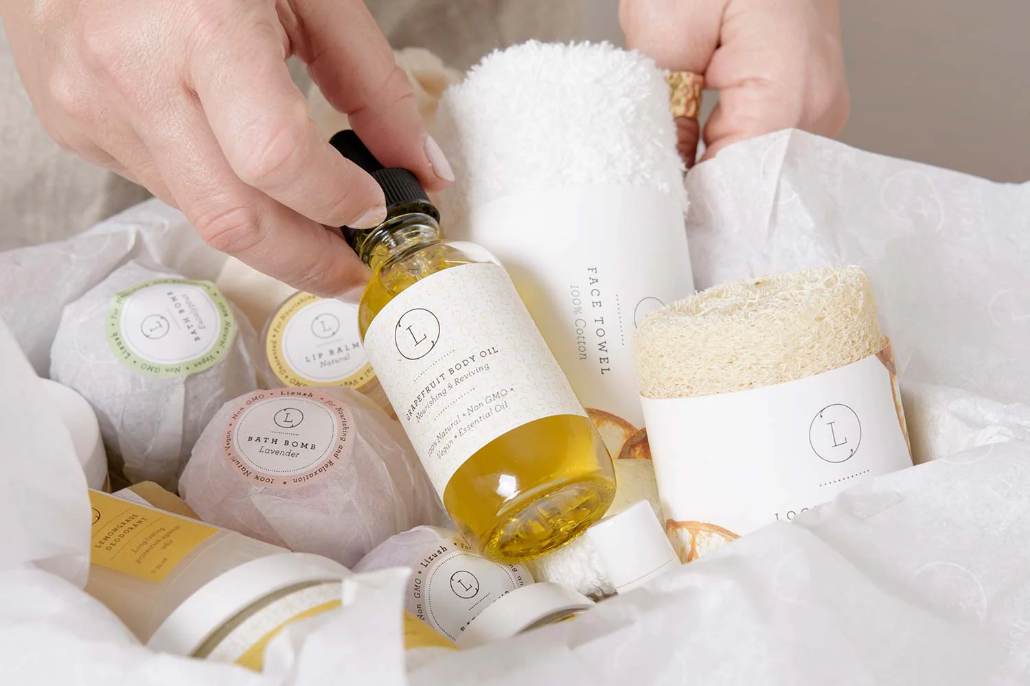 One year - SUBSCRIPTION BOXES for PREGNANCY and NEW MOM - Will be shipped every 3 months - Image 7