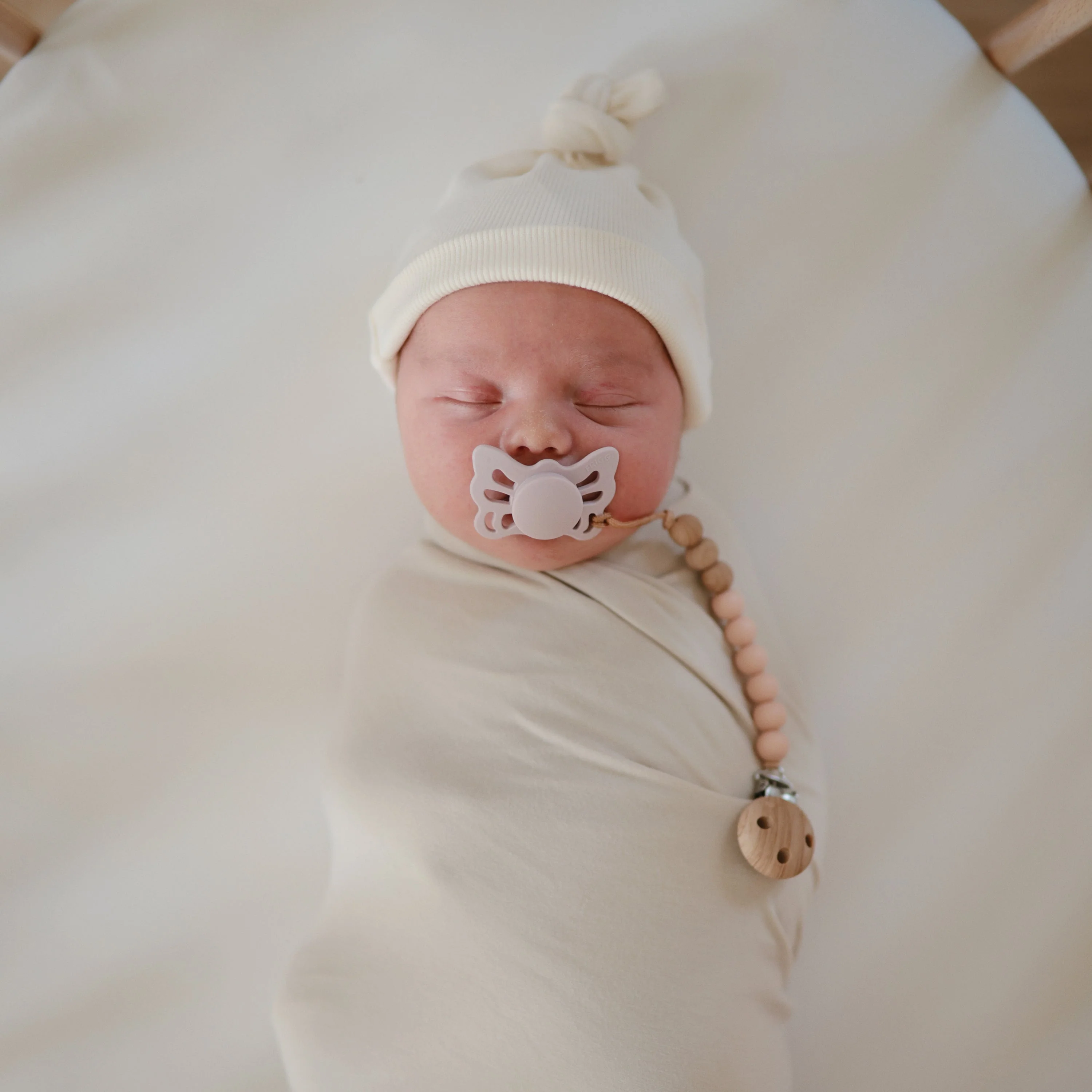 Ribbed Knotted Baby Gown + Beanie - Image 4