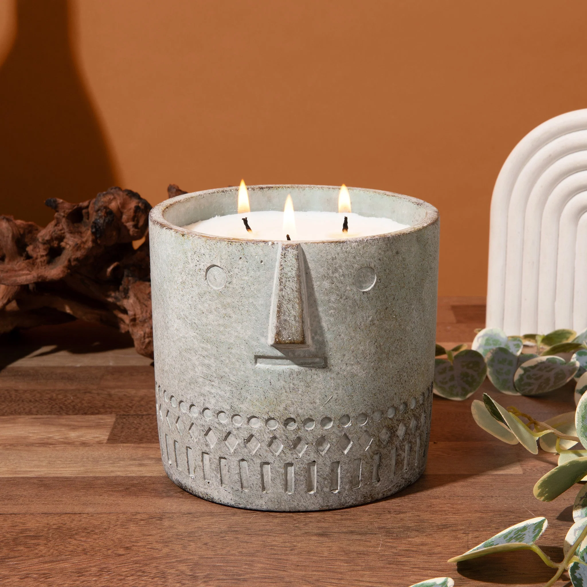 Ripe Juniper Stone Face Candle 27oz - Image 4