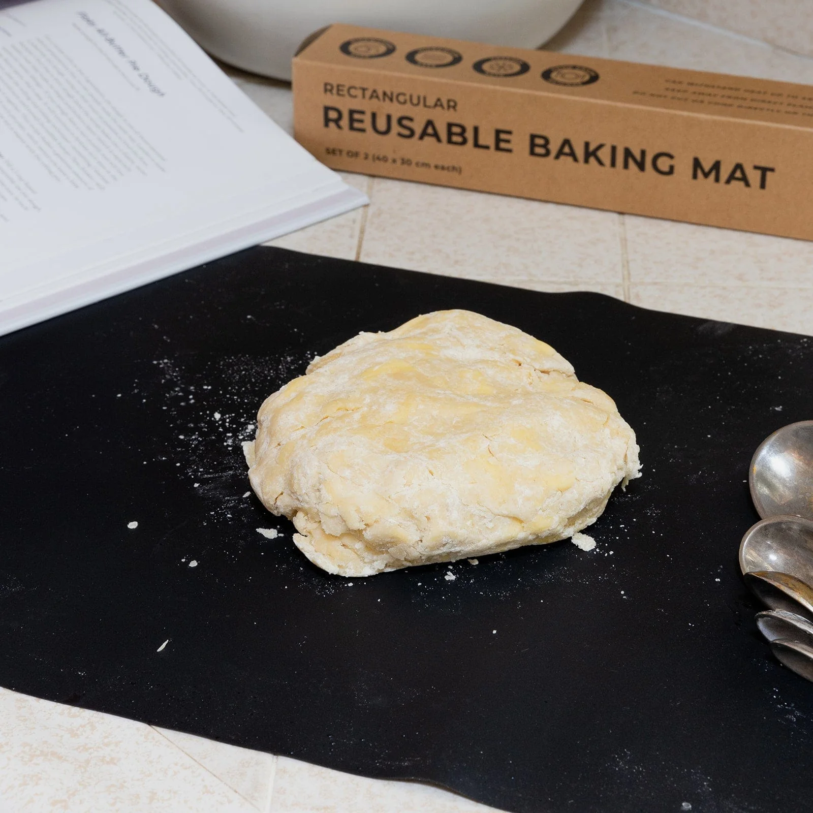 Silicone Baking Mat 2-Pack - Rectangle and Round - Image 6