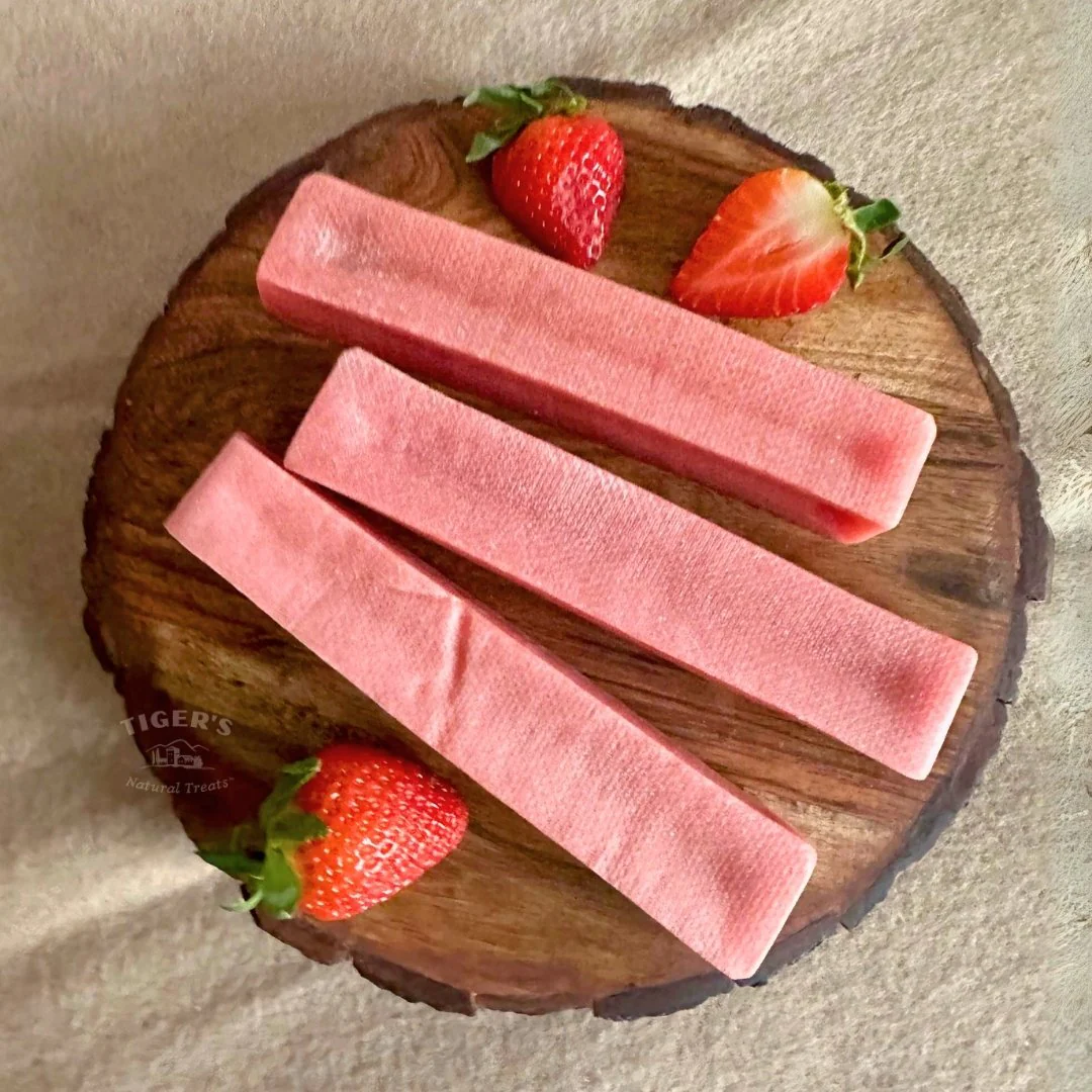 Strawberry Yak Chews for Dog, Valentine's Day Dog Treats - Image 4