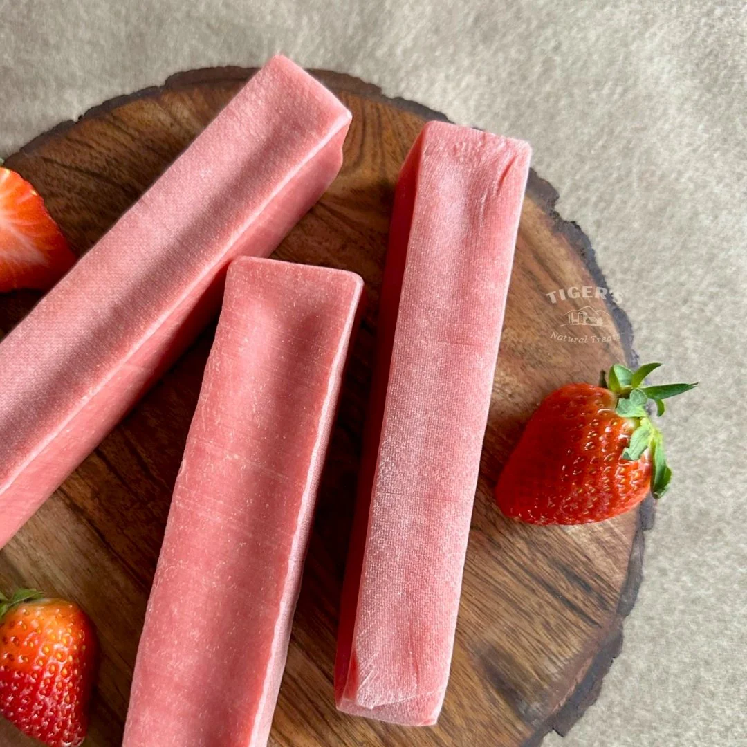 Strawberry Yak Chews for Dog, Valentine's Day Dog Treats - Image 5