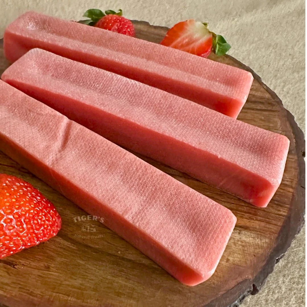 Strawberry Yak Chews for Dog, Valentine's Day Dog Treats - Image 6
