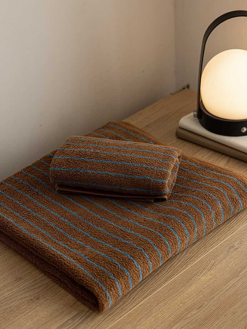 Ultra Soft Absorbent Retro Stripe Bath Towel - 100% Organic Cotton - Image 7